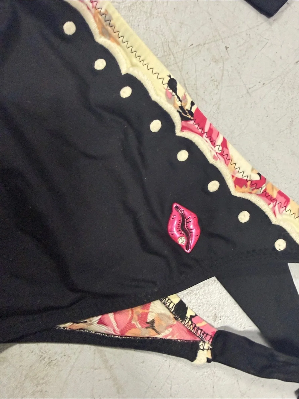 Black Floral Trim Triangle Bikini Set - BETSEY JOHNSON Size Medium LIKE NEW